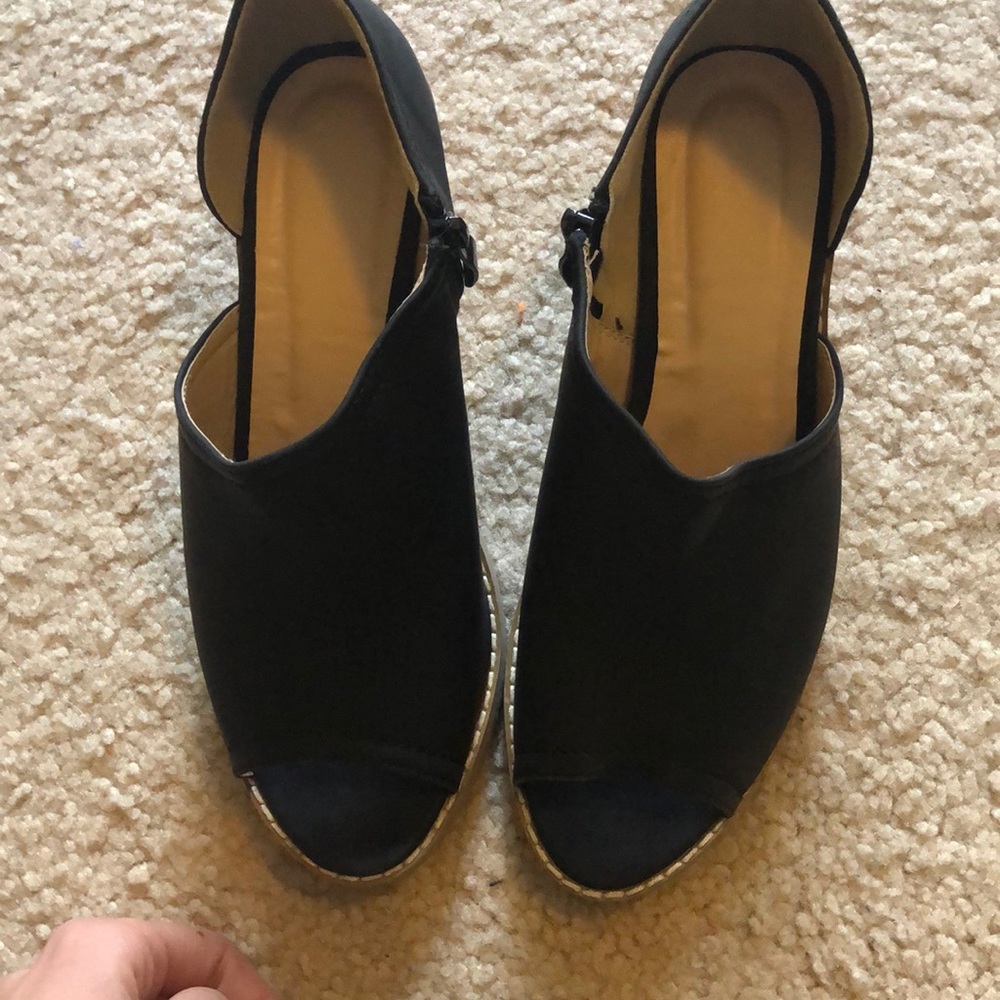 Peep toe heel sandals